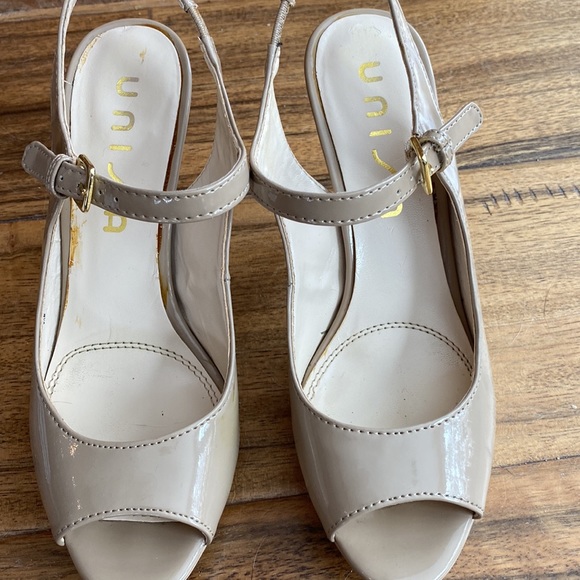 Tan coloured ladies Unisa high heeled shoes in beautiful shape. - Picture 7 of 7